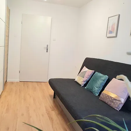 Mieszkanie Niedaleko Plazy - Wyscigi Apartment