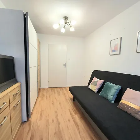 Mieszkanie Niedaleko Plazy - Wyscigi Apartment *